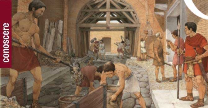 A sinistra i ragazzi durante il laboratorio; a destra: bollo laterizio A sinistra i ragazzi durante il laboratorio; a destra: bollo laterizio